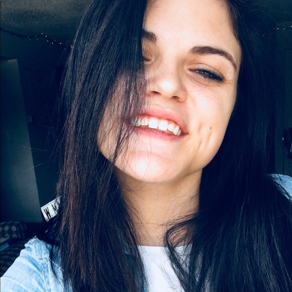 Meet your posher!! - Picture 1 of 1